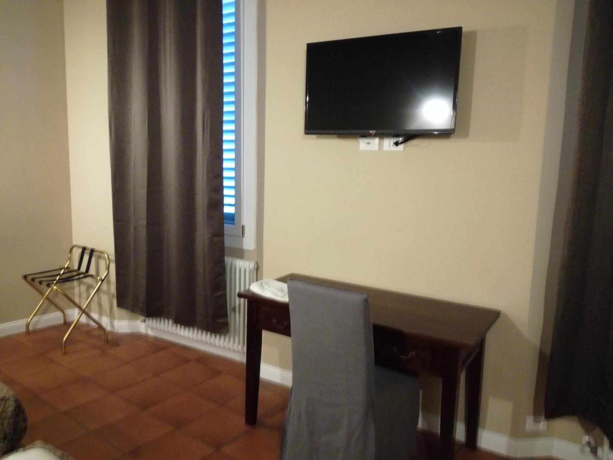 Piazza Maggiore Palace 800 - Bedinbolognacentroh- Rooms - Bologna — Photos 2